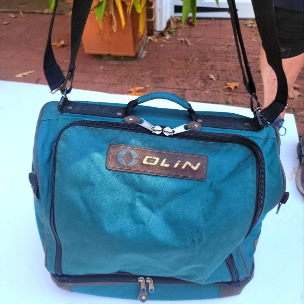 OLIN DUFFLE TRAVEL BAG & BOOT CARRIER